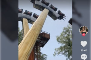 Люди застряли на аттракционе вверх ногами в Canada’s Wonderland 