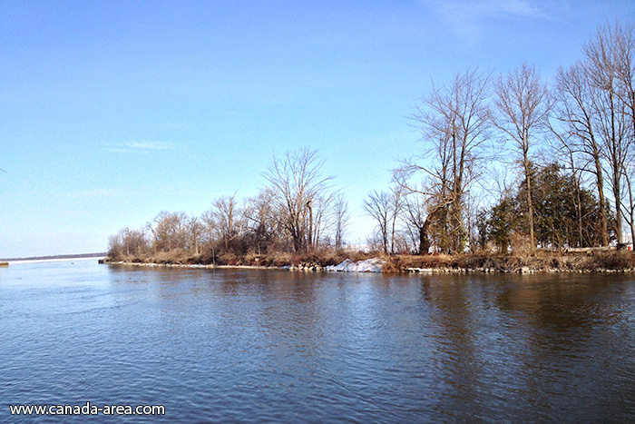 Берег озера Lake Simcoe