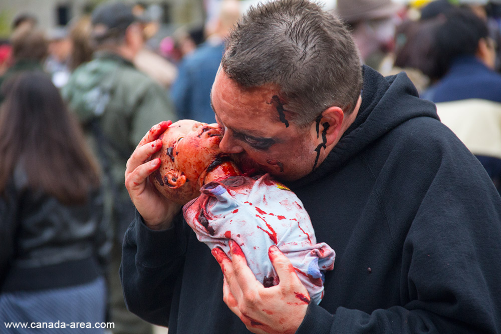 Toronto Zombie Walk 2013 фотография