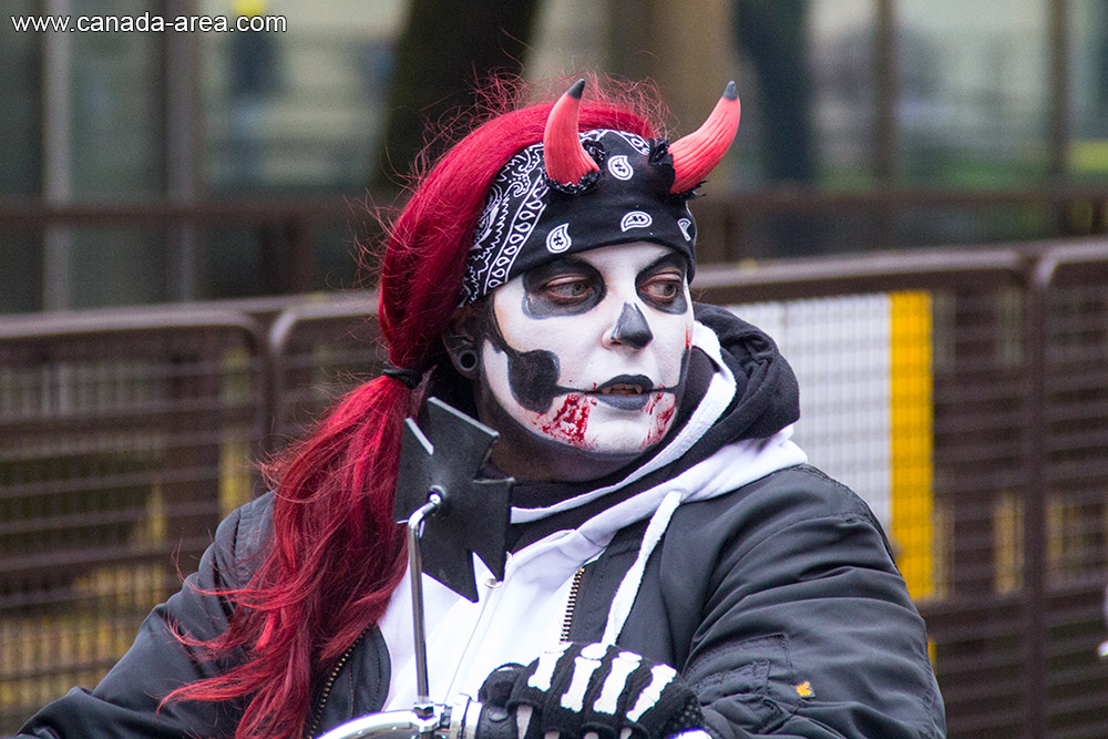 Toronto Zombie Walk 2013 фотография