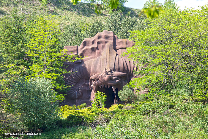 Вход в гору дракона Dragon Mountain